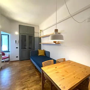 Easy - And Navigli Mailand